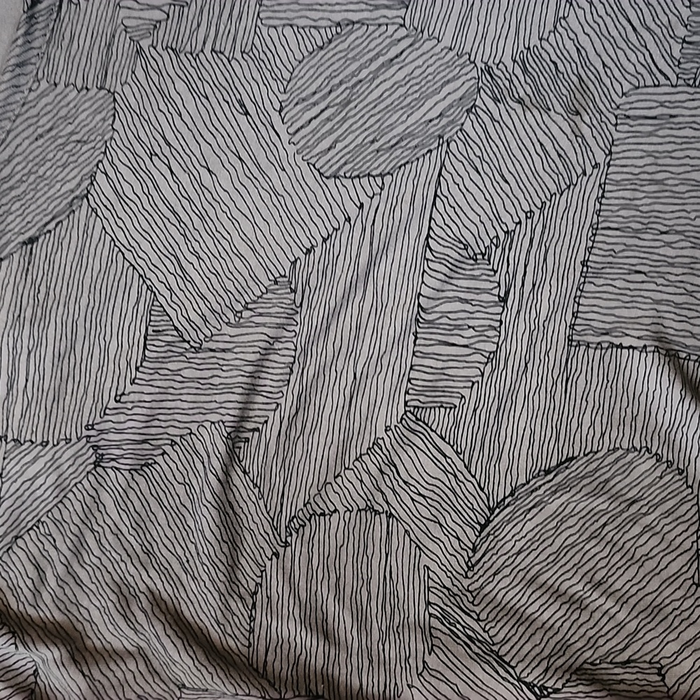 GAP patterned Short Sleeved Top - Picture 7 of 7